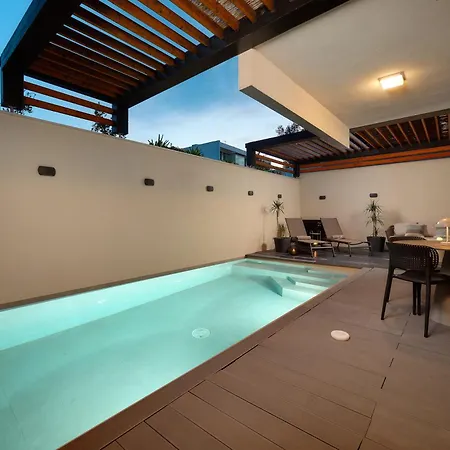 Luxury With Private Heated Pool - Znjan Angala Apartamento Split