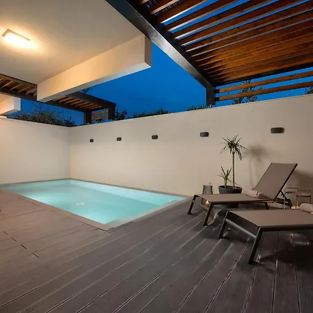 Luxury With Private Heated Pool - Znjan Angala Apartamento