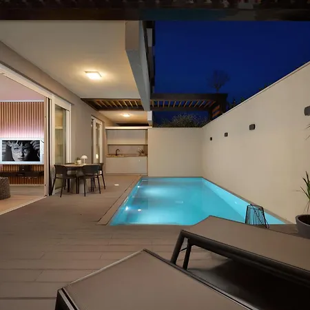 Apartamento Luxury With Private Heated Pool - Znjan Angala *