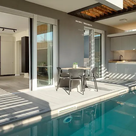 Luxury With Private Heated Pool - Znjan Angala Apartamento Split