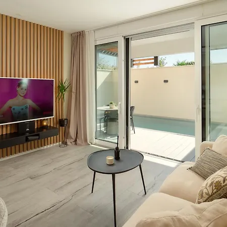 公寓 Luxury With Private Heated Pool - Znjan Angala