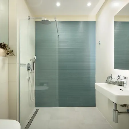 Luxury With Private Heated Pool - Znjan Angala Split