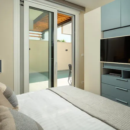 Apartamento Luxury With Private Heated Pool - Znjan Angala Split
